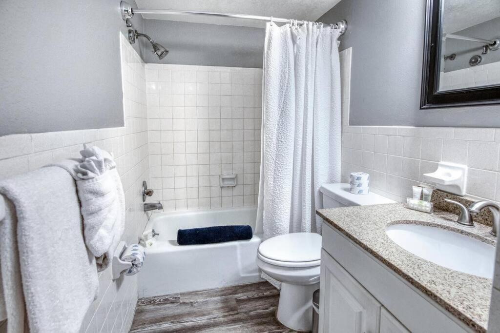 Sunset Beach Suites Of Madeira Beach! Pet Friendly Summer Getaway! Steps To Beach! - Suite 10 St. Pete Beach Luaran gambar